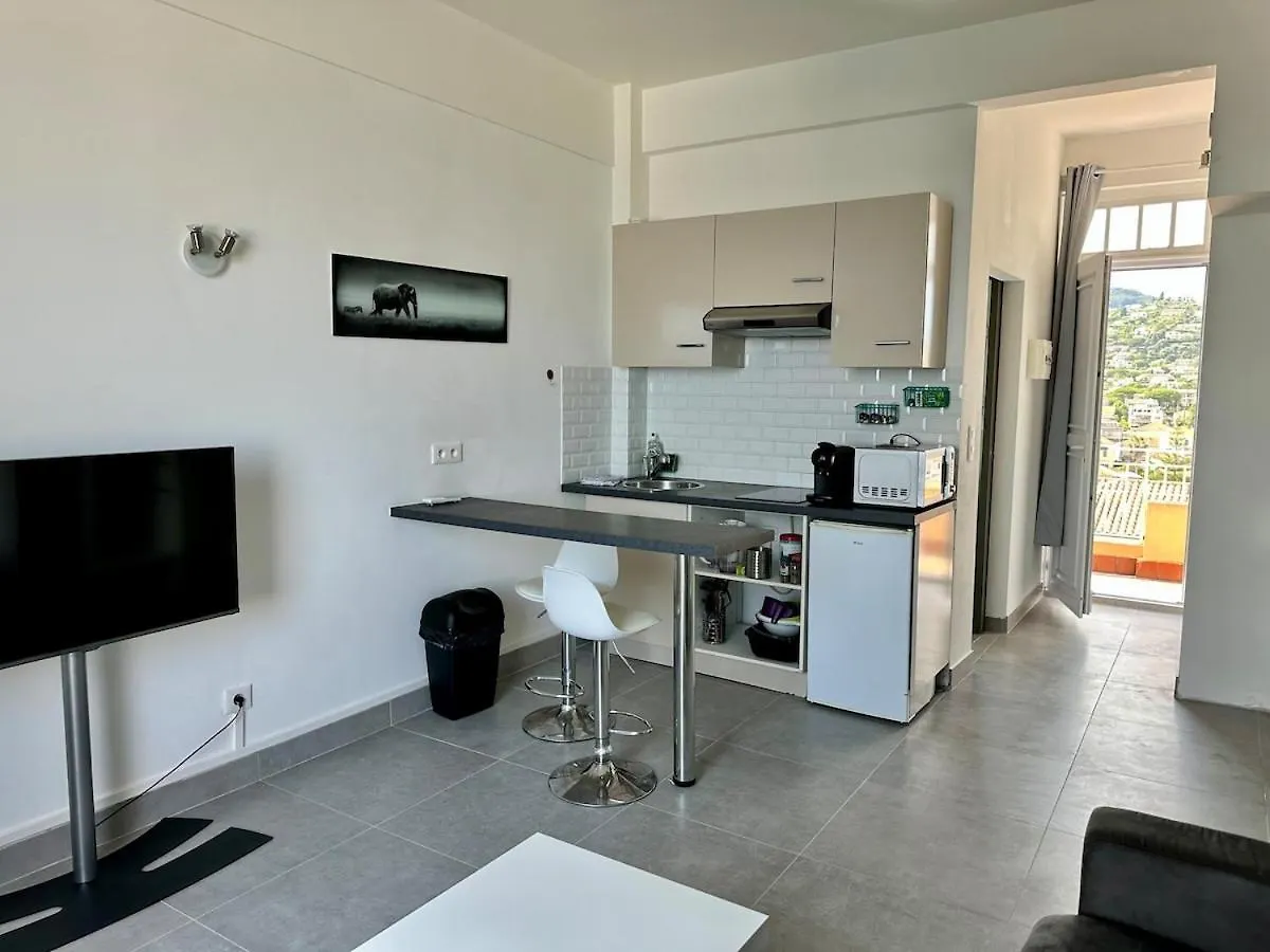 Apartment Grand Palais - Beautiful Top Floor Studio - Sea Front With Ac Vallauris