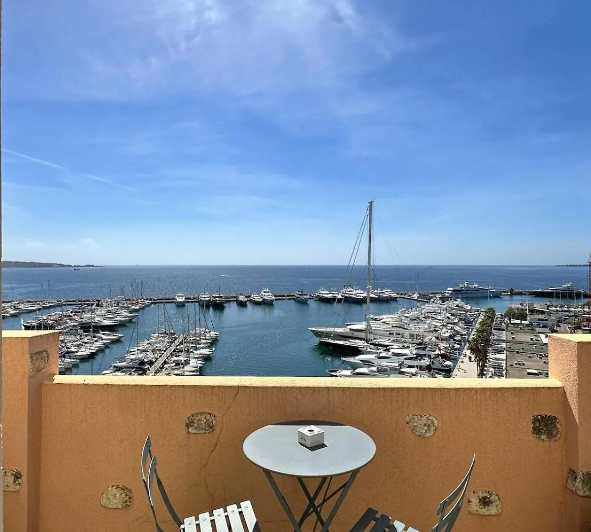 Grand Palais - Beautiful Top Floor Studio - Sea Front With Ac Vallauris