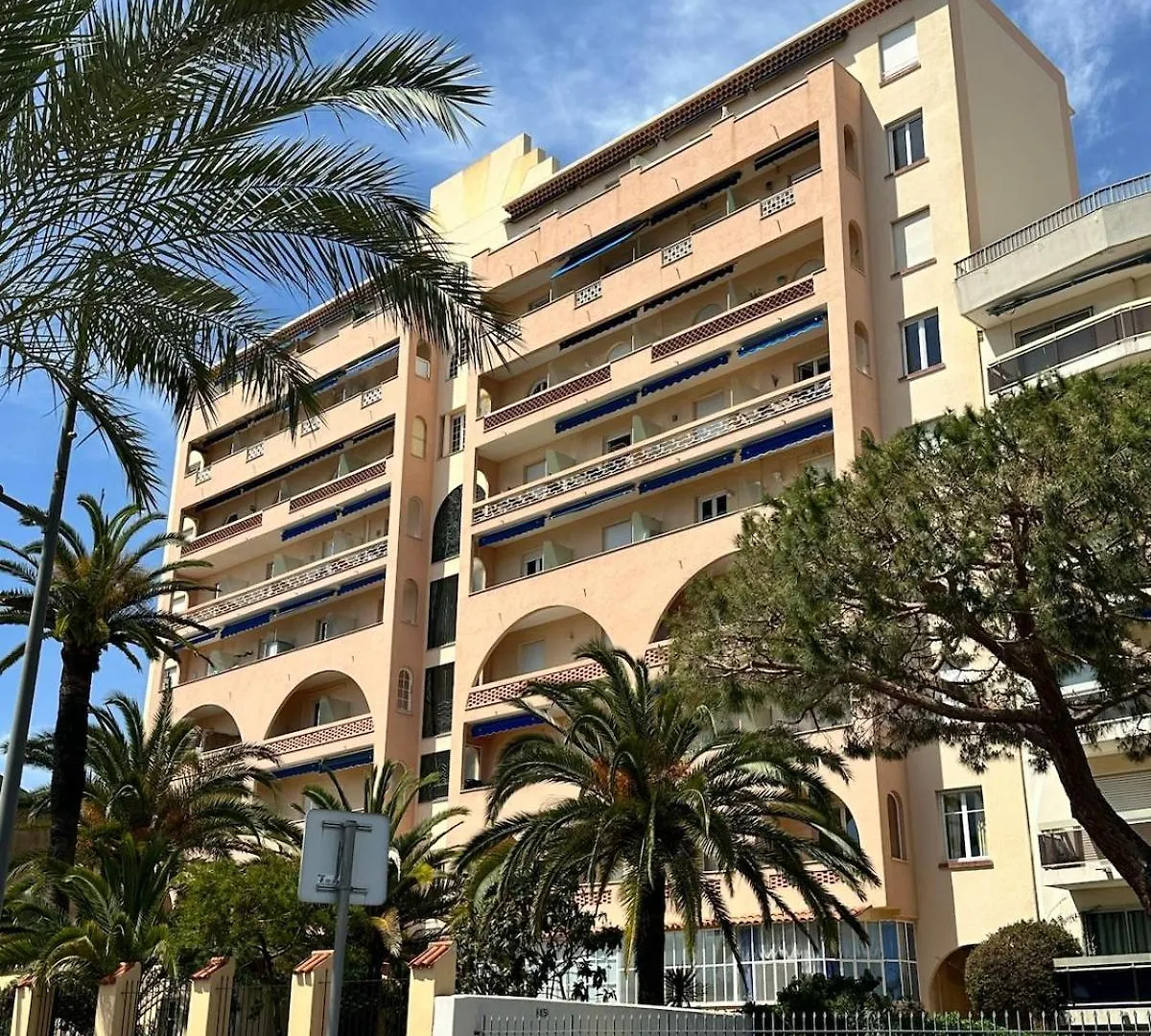 Apartment Grand Palais - Beautiful Top Floor Studio - Sea Front With Ac Vallauris
