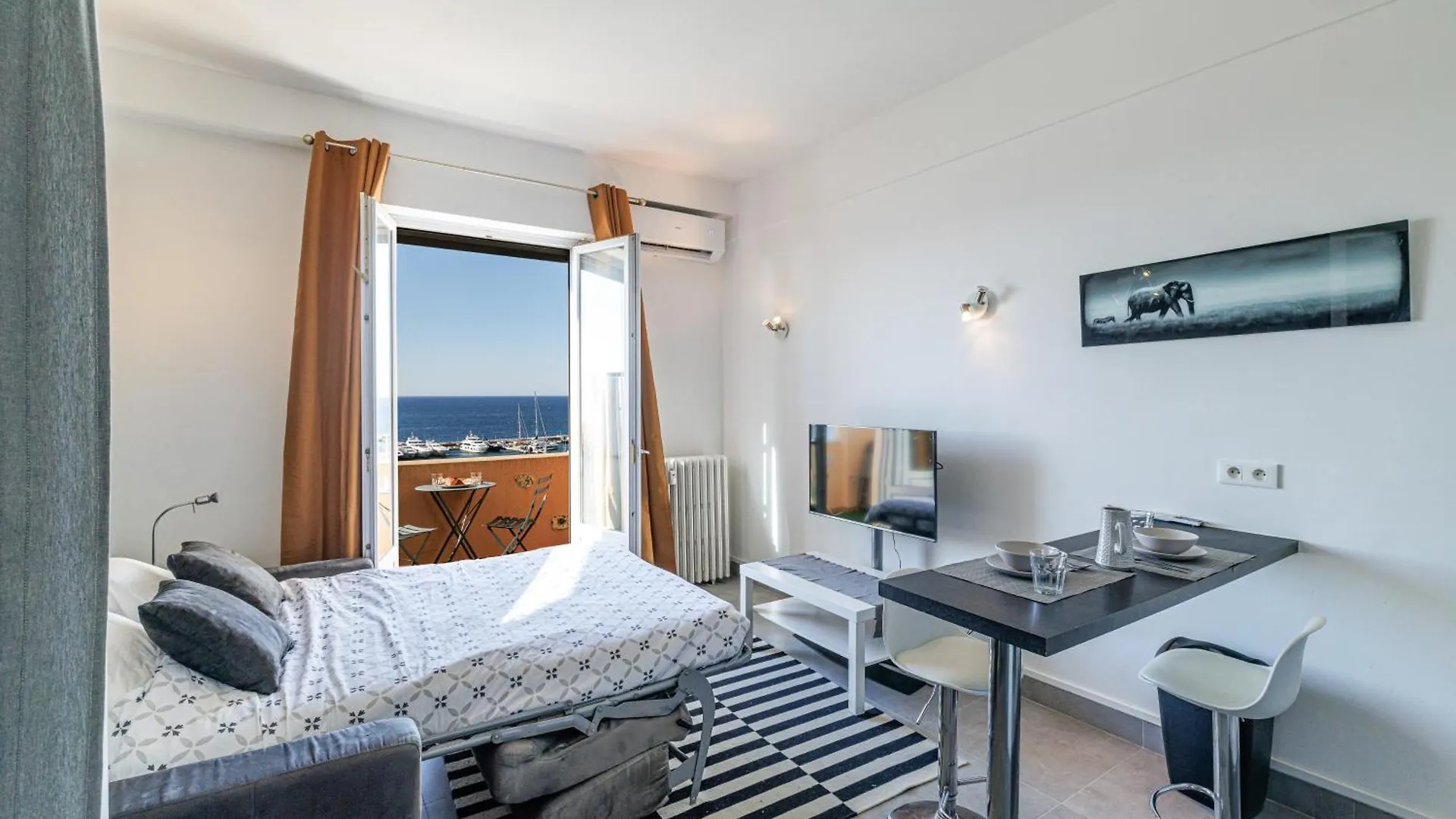 Apartment Grand Palais - Beautiful Top Floor Studio - Sea Front With Ac Vallauris