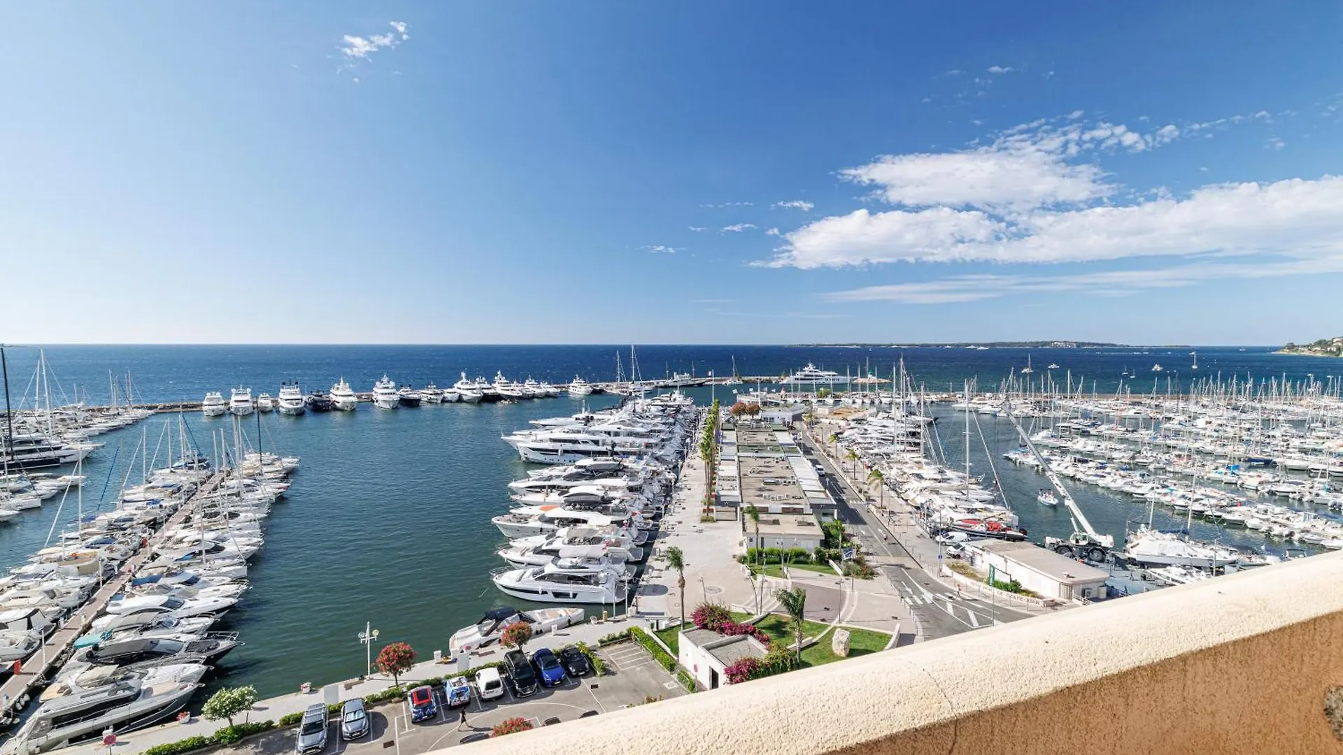 Apartment Grand Palais - Beautiful Top Floor Studio - Sea Front With Ac Vallauris