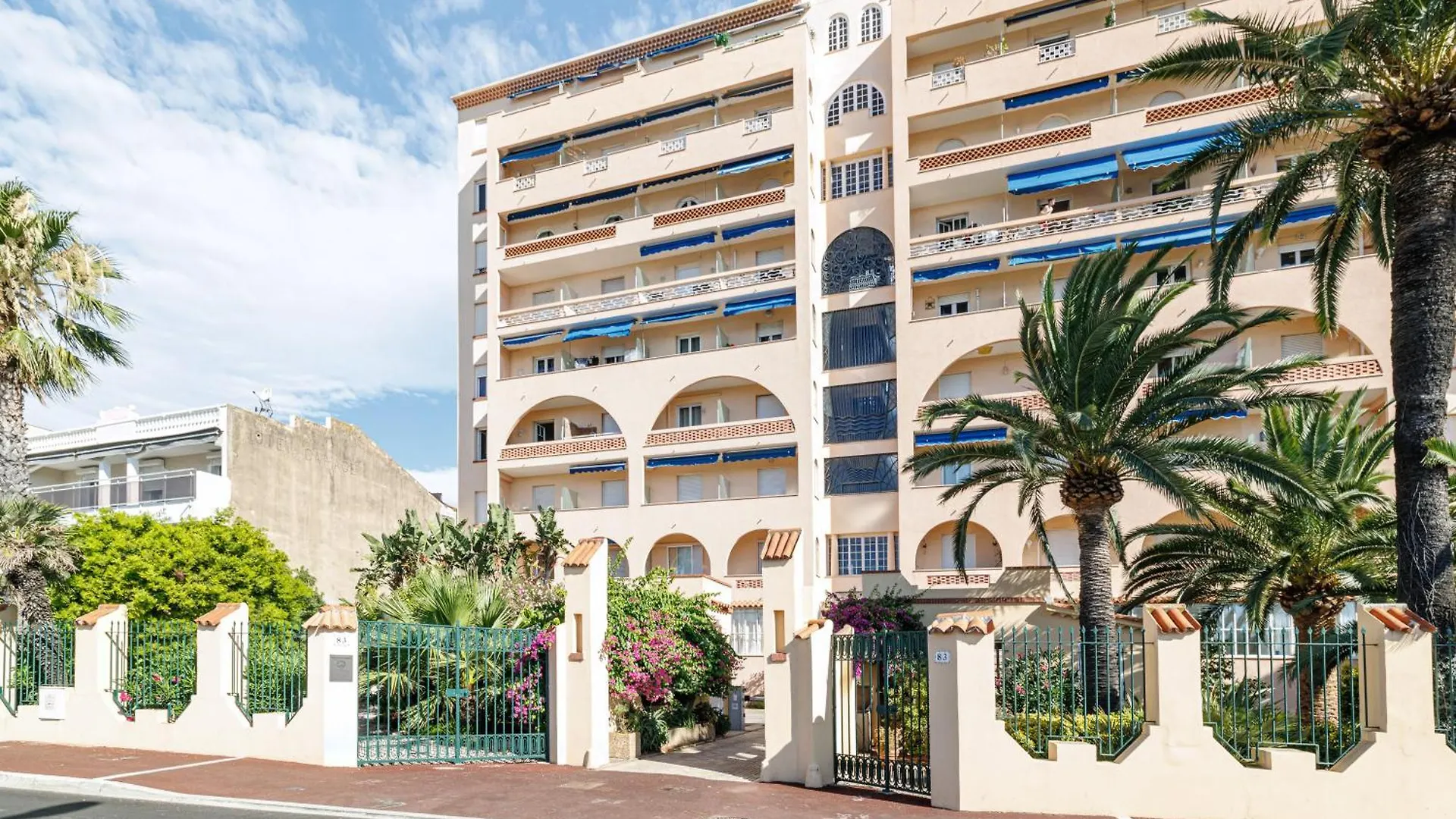 Grand Palais - Beautiful Top Floor Studio - Sea Front With Ac Vallauris
